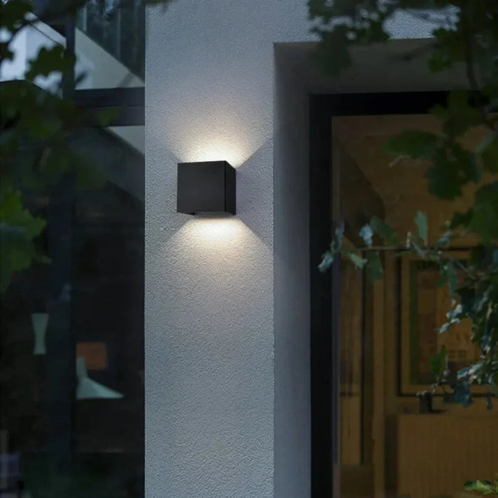 Adjustable Black Cube LED Wall Lamp Noxord